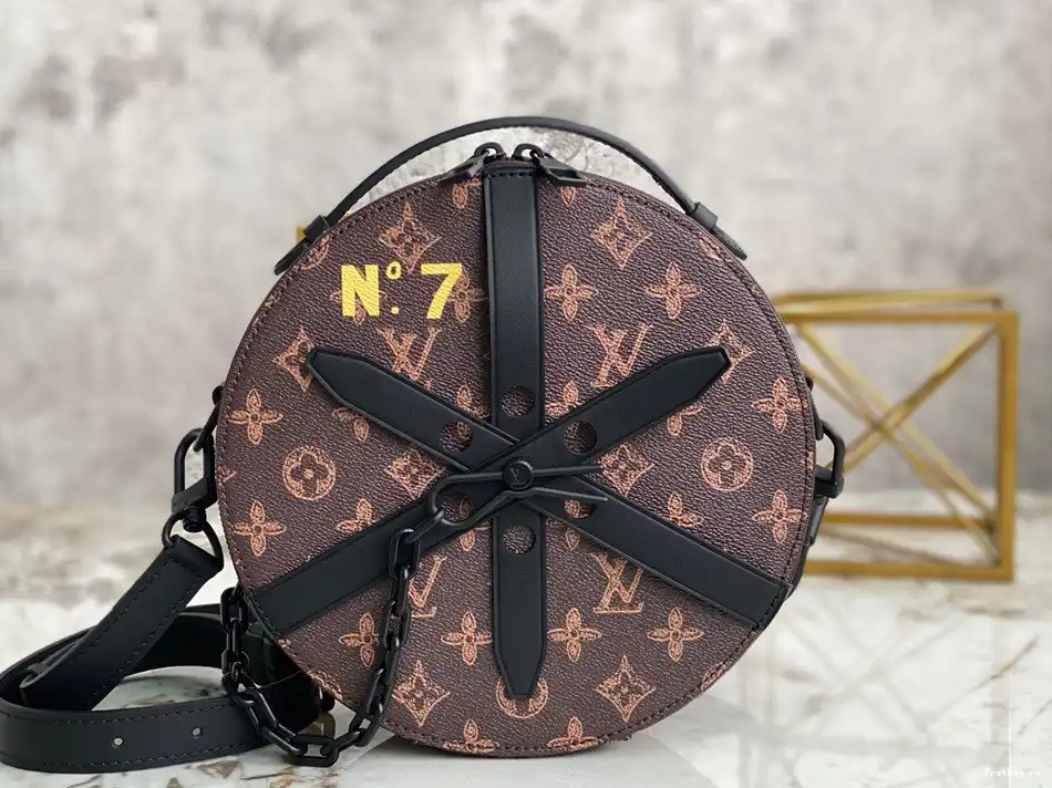 BOX VUITTON WHEEL LOUIS 0323